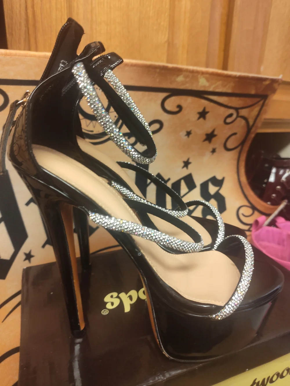 N/A elegant black